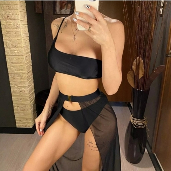 New Black Off Shoulder 3 Piece Bikini Set with Skirt Size Large - Picture 3 of 8